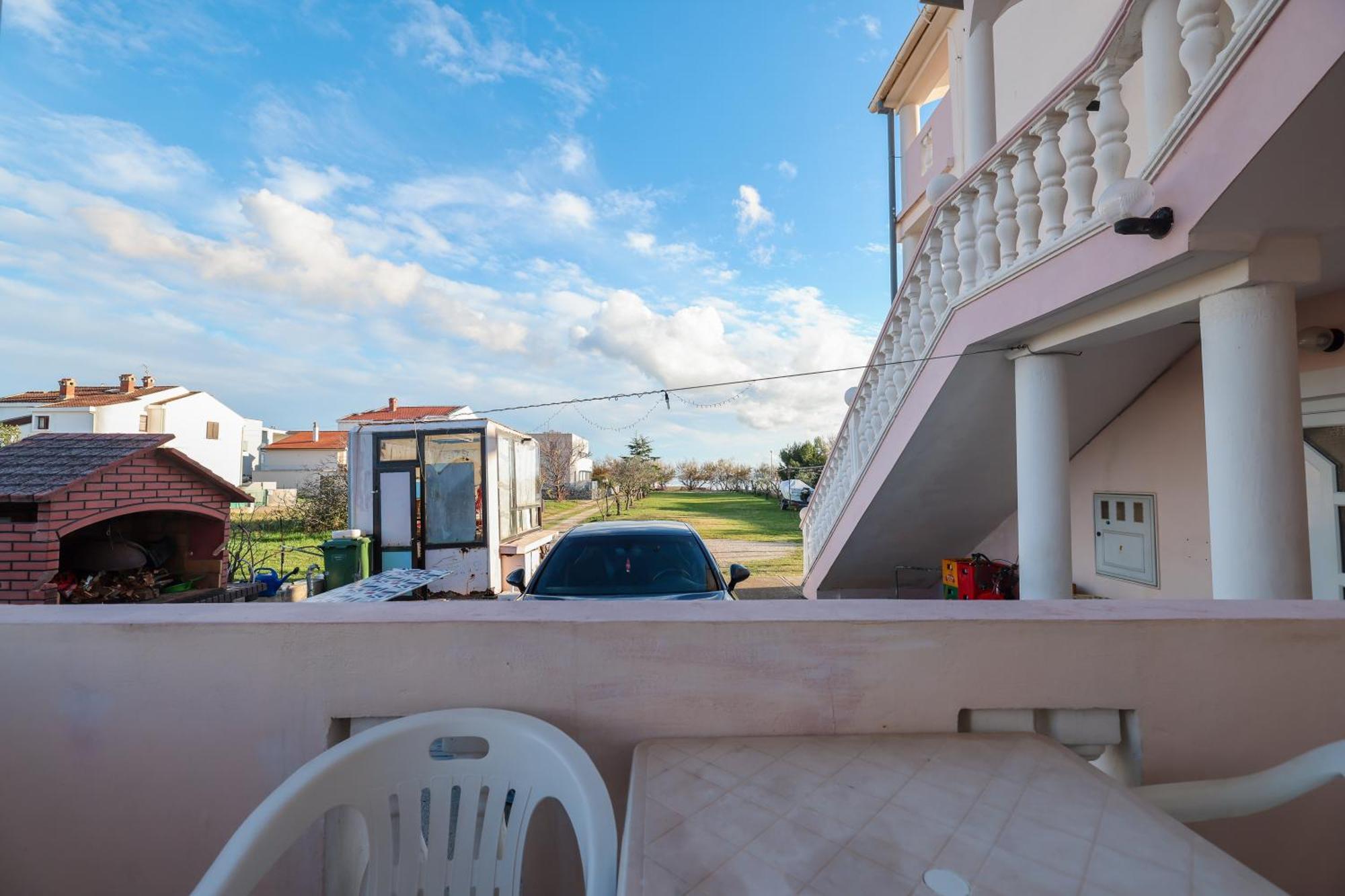 Beachfront Apartments Jermen Sukosan Exterior photo