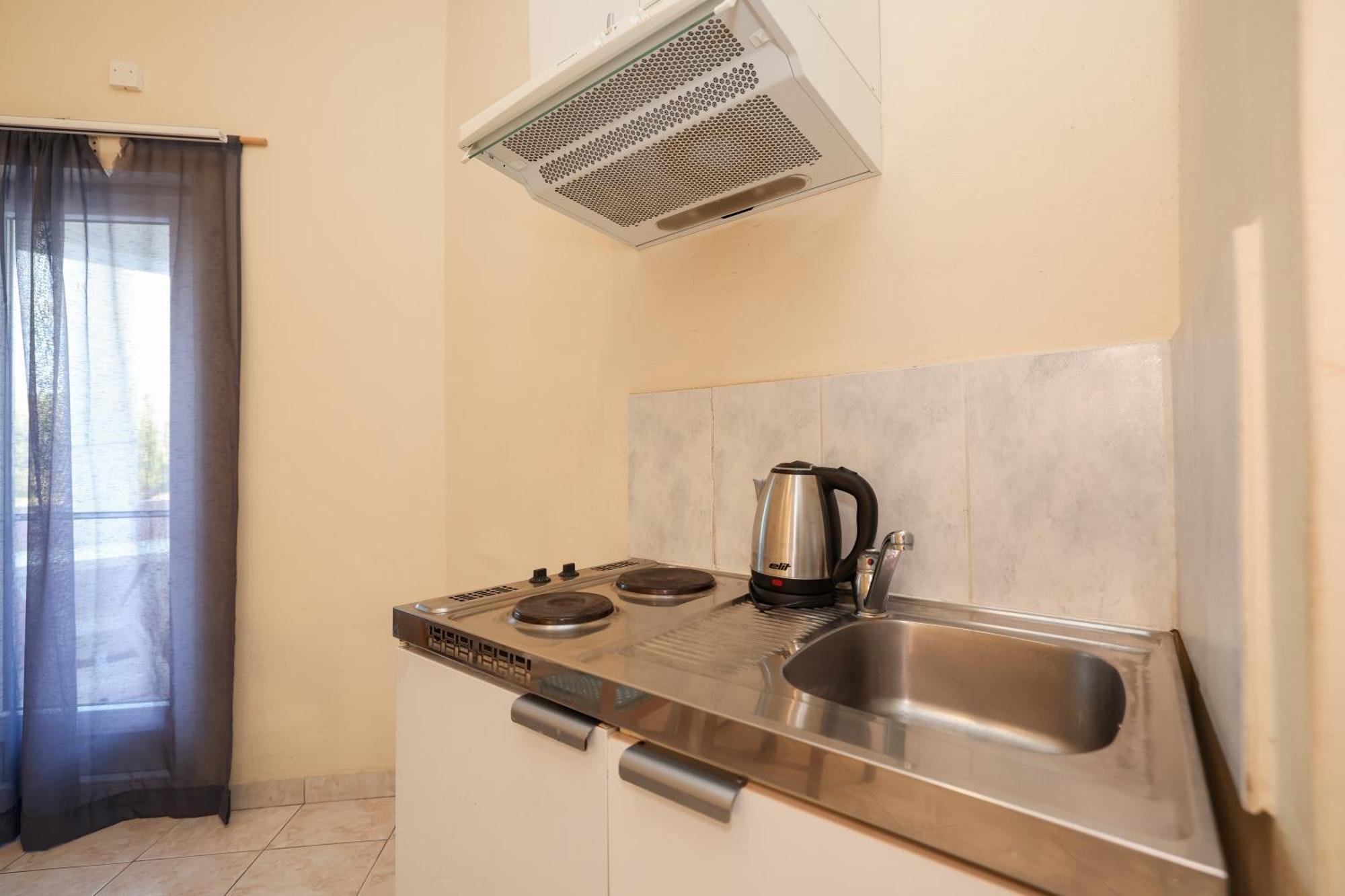 Beachfront Apartments Jermen Sukosan Exterior photo