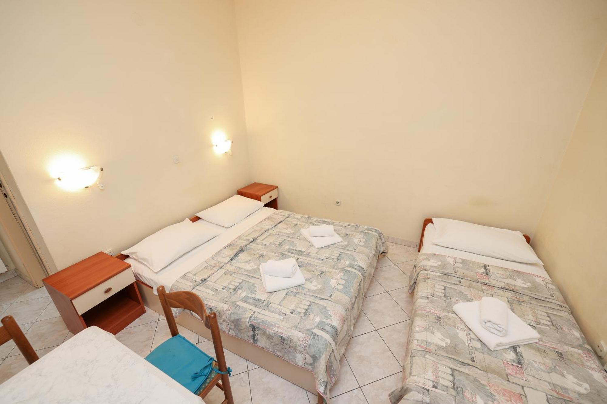 Beachfront Apartments Jermen Sukosan Exterior photo