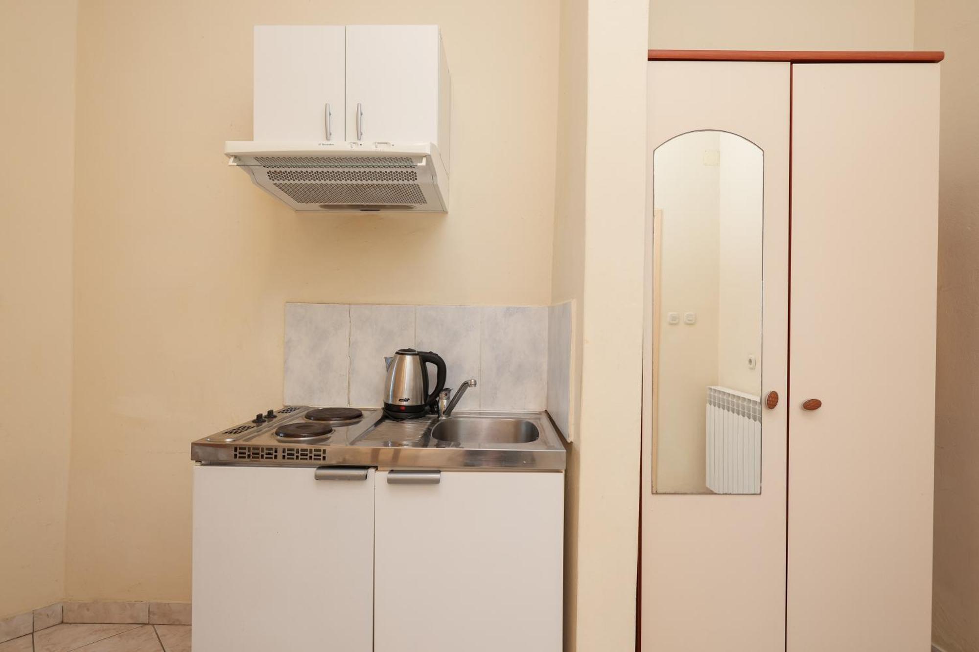 Beachfront Apartments Jermen Sukosan Exterior photo